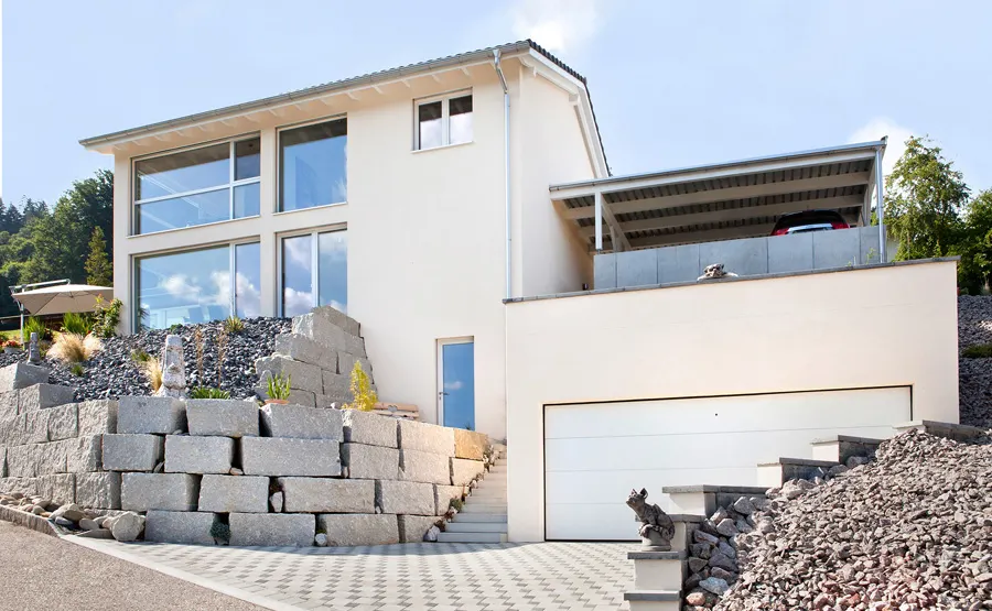 Referenz Bottenwil Blick auf das Haus und die Garage