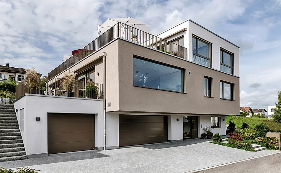Referenz Nottwil Blick auf das Haus und die Garage