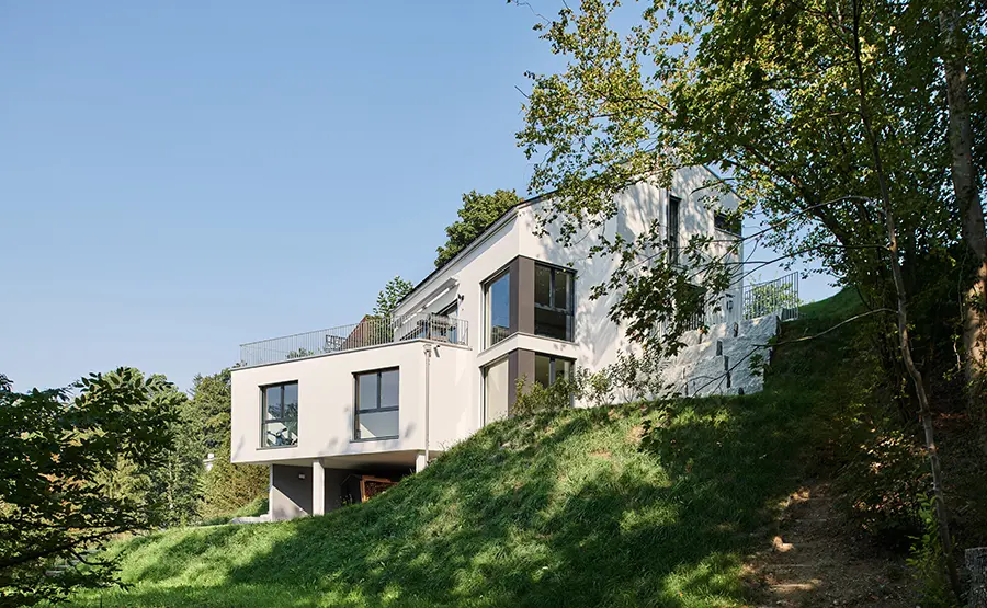 Referenz Schottikon Haus auf dem Hügel
